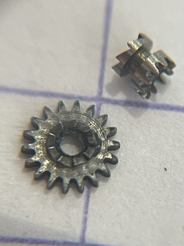 Pignon de remontoir + Coulant (winding pinion + sliding ) - Cupillard 110
