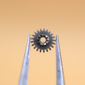 N°407 Pignon de remontoir - EBEL 50 [NOS] Winding pinion