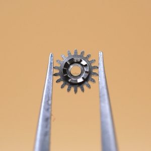 N°410 Pignon de remontoir - EBEL 76 [NOS] Winding pinion