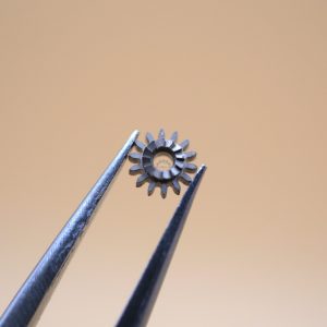 N°410 Pignon de remontoir - ULTRA 602 [NOS] Winding pinion