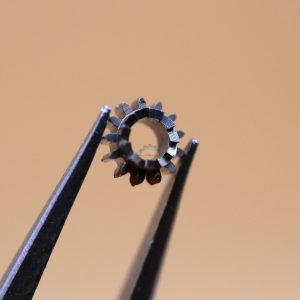 N°410 Pignon de remontoir  - CYMA 166 K S.C.I [NOS] Winding pinion