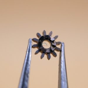 N°410 Pignon de remontoir - GRUEN 405 [NOS] Winding pinion