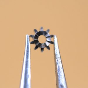 N°410 Pignon de remontoir - Jaeger LeCoultre 411 [NOS] Winding pinion