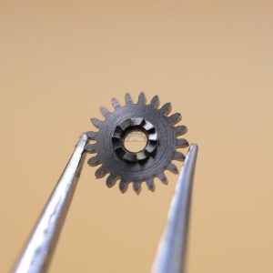 N°410 Pignon de remontoir - Lanco 524 [NOS] Winding pinion