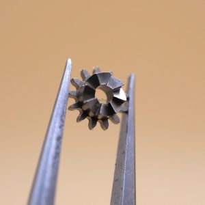 N°410 Pignon de remontoir - Record 022K [NOS] Winding pinion