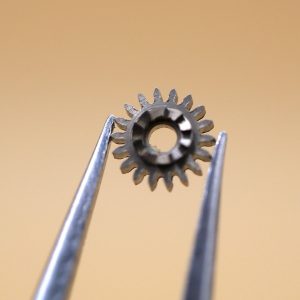 N°410 Pignon de remontoir - Unitas 200 [NOS] Winding pinion