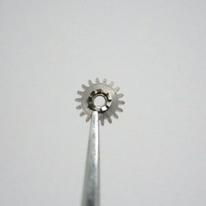 N°410 Pignon de remontoir - FHF 75 [NOS] Winding pinion