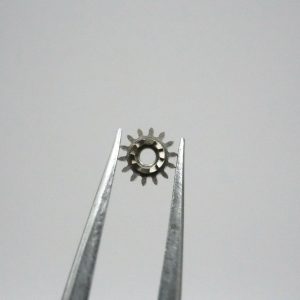 N°410 Pignon de remontoir - FHF 25 [NOS] Winding pinion