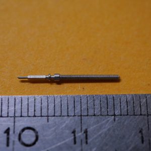 Tige remontoir - LIENGME 24.13, 24.43, 26.43 (5¼" ø0,9)[NOS] (Watch stem)
