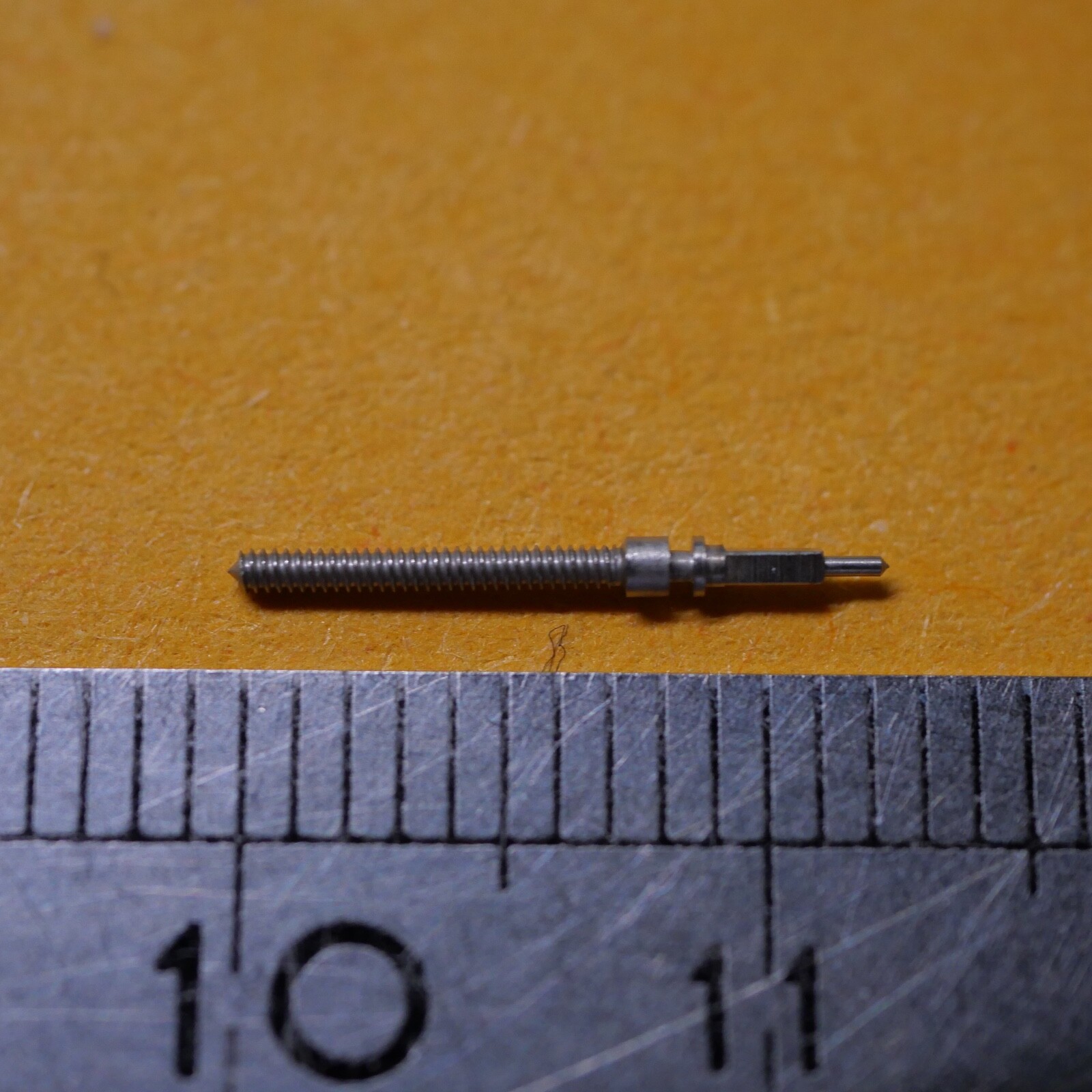 N°401 Tige remontoir - RECTA M 21/1 (6 ¾"-8" ø0,9) (Winding stem)
