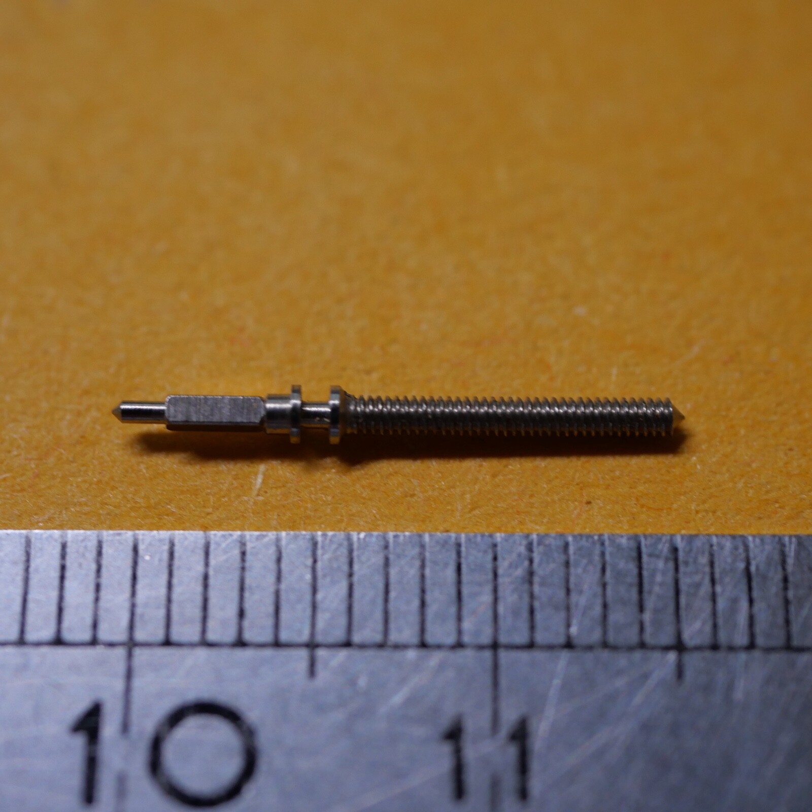 N°401 Tige remontoir - RW 8.48 ancien (10 ½" ø1,2) (Winding stem) HORLOGERIE