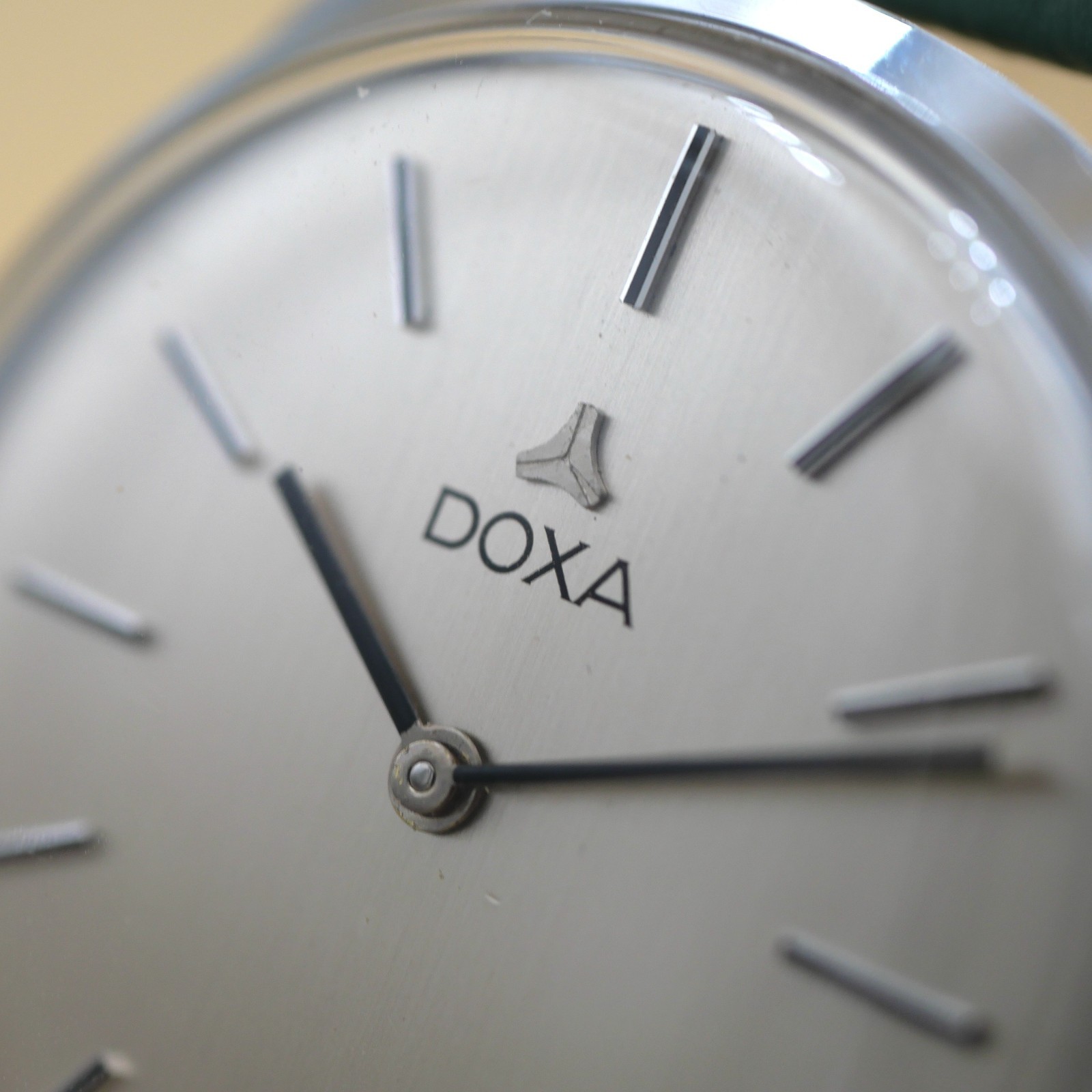 Montre DOXA mécanique Vintage - ETA 2512 - Révisée – Image 6