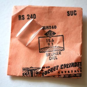 Verre montre SUC RS 240 - BRUNER DIEL - 15,6x9,3 [NOS] (Watch crystal)