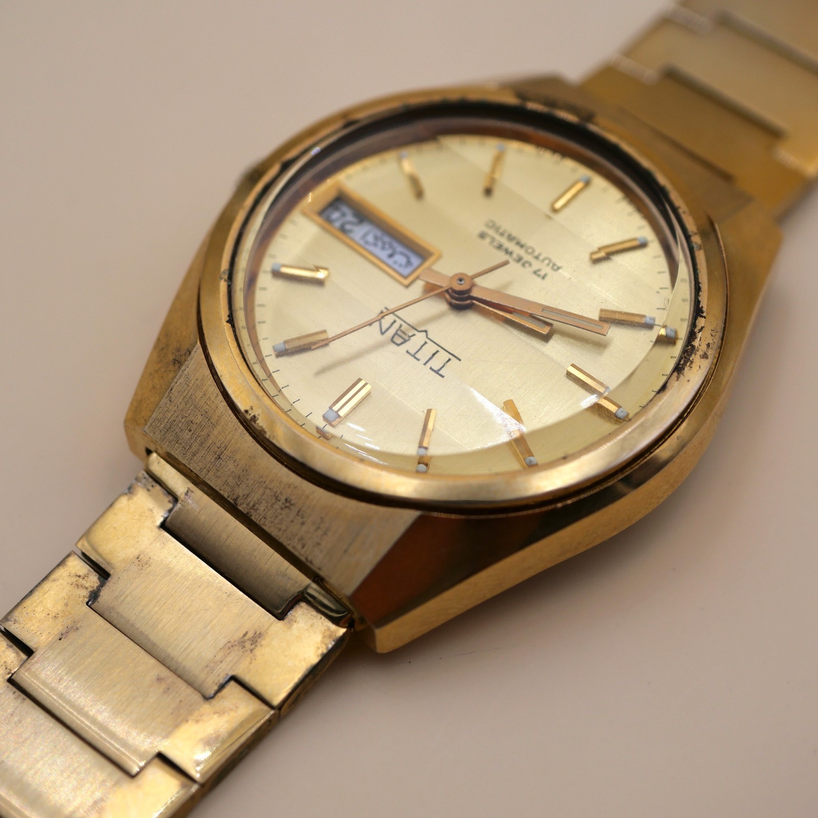 Montre TITAN automatique Vintage Suisse - AS 5602 - À réparer – Image 4