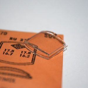 Verre montre SUC RU 230 - SWISS - 16x12,3 [NOS] (Watch crystal)