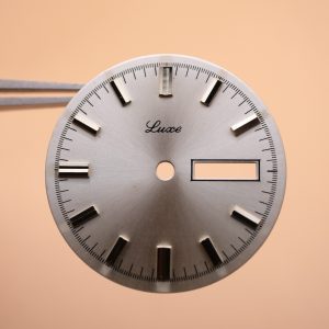 Cadran de montre FE 140-2 - LUXE Ø30mm Date 3H [NOS]