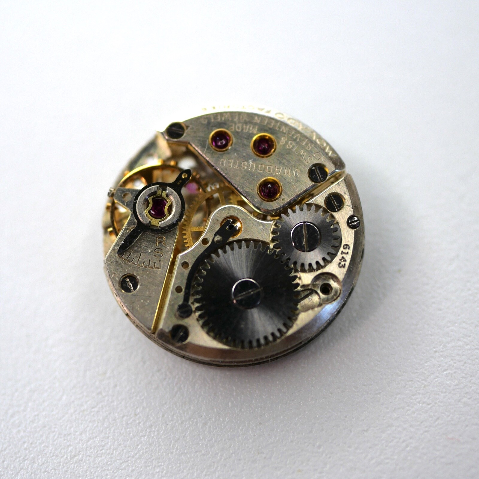 Mouvement pour pièces MOVADO 6143 Balance HS (watch movement for parts)
