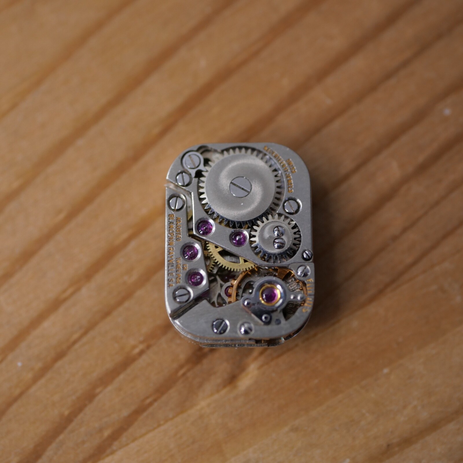 Mouvement pour pièces FEF 66 Balance OK (watch movement for parts)