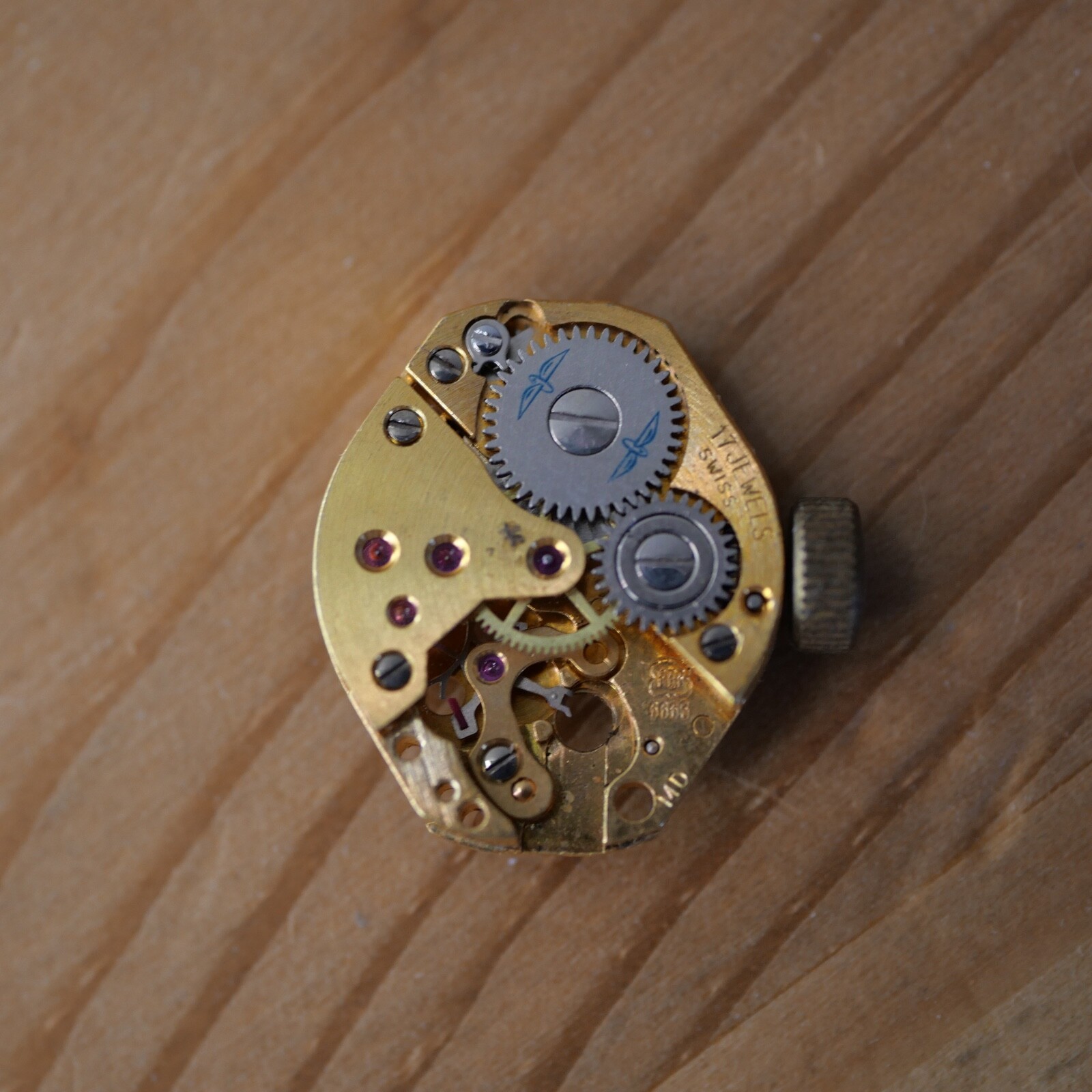 Mouvement pour pièces FEF 6663 NO Balance (watch movement for parts)