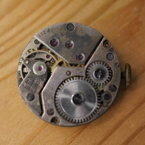Mouvement pour pièces LIP R235 Balance HS (watch movement for parts)