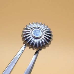 Couronne montre Louis XV Ø70 filetage 1,0 Tube Ø38 - Chromé [NOS]
