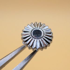Couronne montre Louis XV Ø80 filetage 1,50 Tube Ø40 - Chromé [NOS]