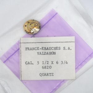 Mouvement ébauche FE 5½"x6¾" 6820 quartz [NOS - Incomplet] (watch movement)