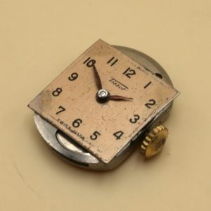 Mouvement pour pièces TISSOT 13.6 - Balancier HS (movement for parts)