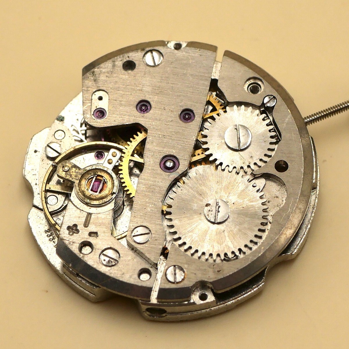 Mouvement pour pièces FE 233-67 Balance OK Fonctionne (watch movement for parts) – Image 2