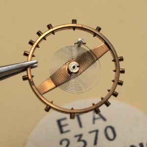 N°721 Balancier de montre ETA 2370 - Incabloc [NOS] Balance complete