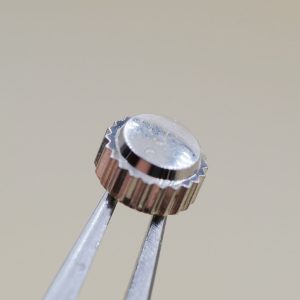 Couronne de montre Ø35 Filetage 0,90 à fleur, Gris métal [NOS] Watch crown